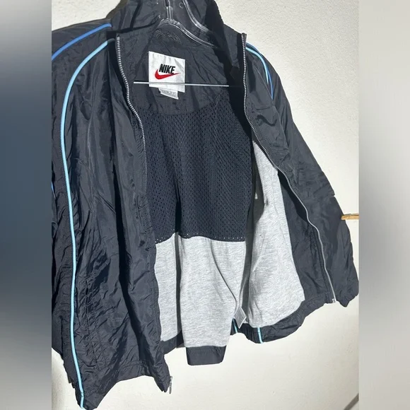 Womens Nike Retro Windbreaker - Picture 5 of 8